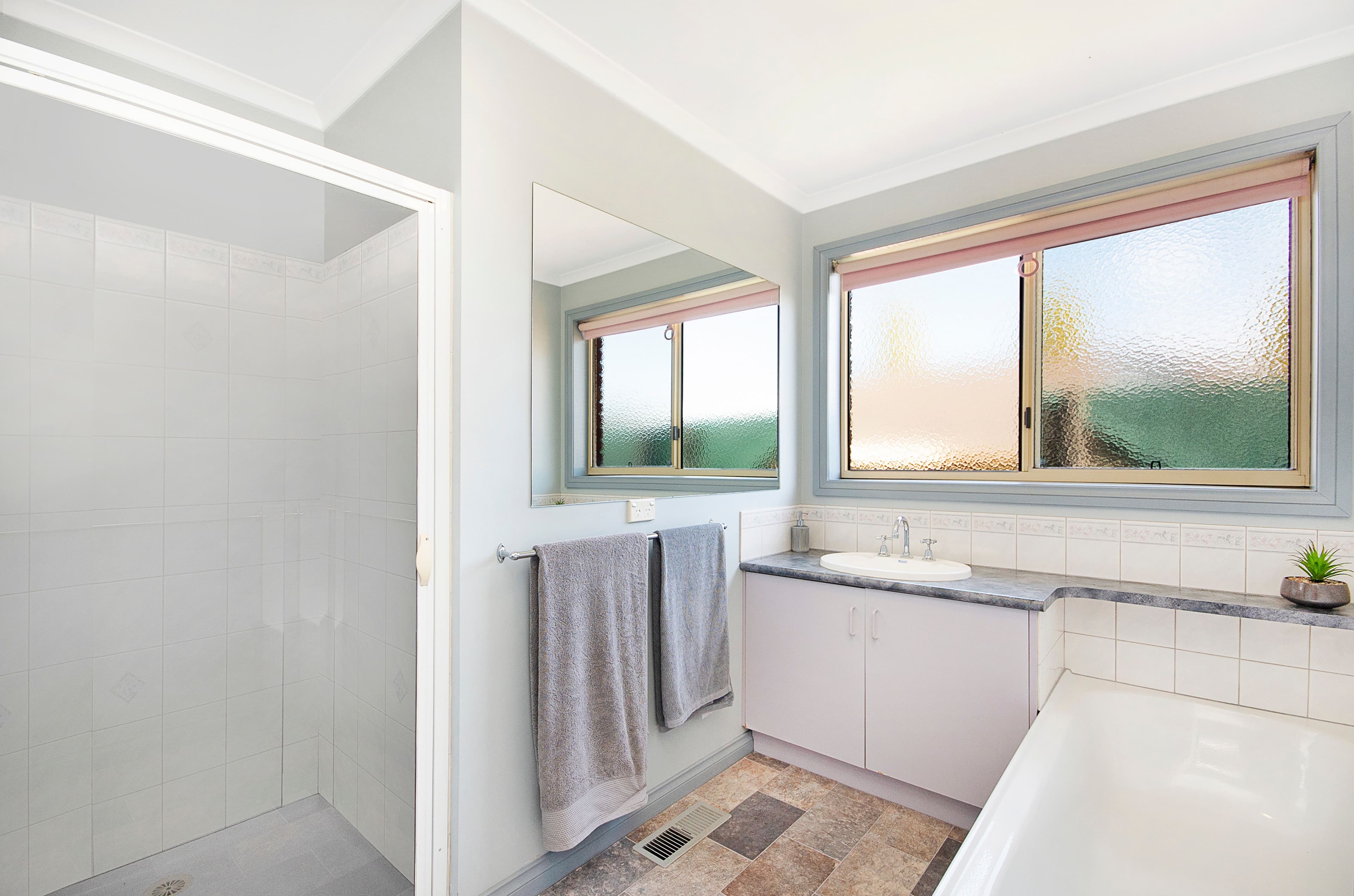127 Mortlake Road, Warrnambool VIC 3280, Warrnambool - Thumbnail 8