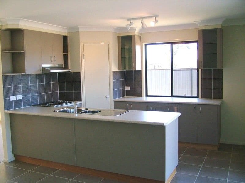 11 Jacquelyn Court, OAKEY QLD 4401, Oakey - Thumbnail 2