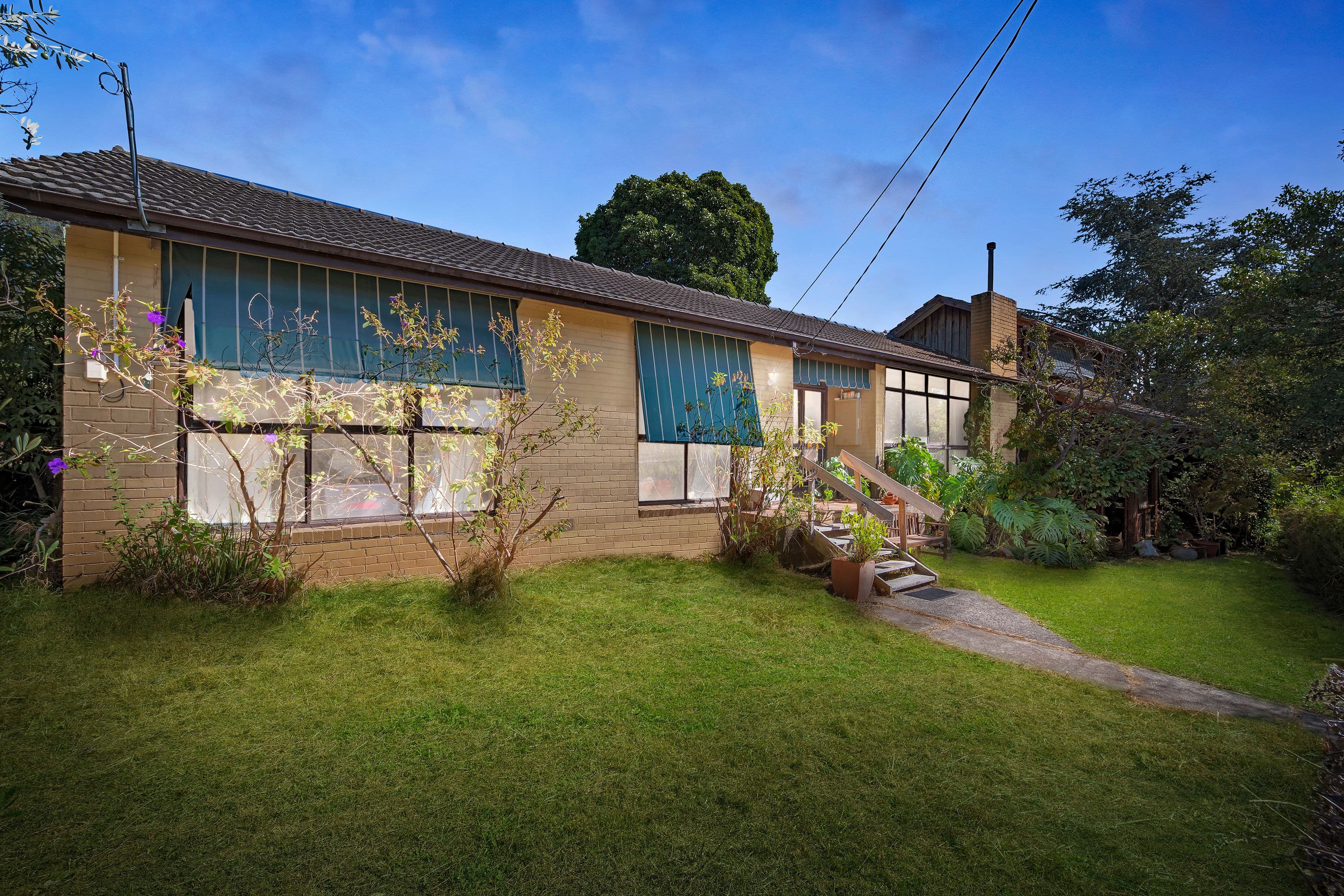 9 Illuka Crescent, Mount Waverley VIC 3149, Mount Waverley - Thumbnail 2