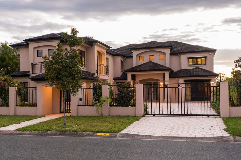 25 Sir Bruce Small Boulevard, Benowa Waters QLD 4217, Benowa - Thumbnail 5