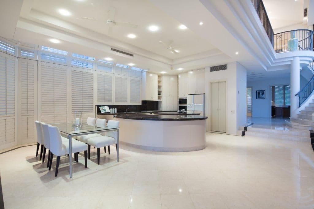 2 Wildash Street, SOUTHPORT QLD 4215, Southport - Thumbnail 3
