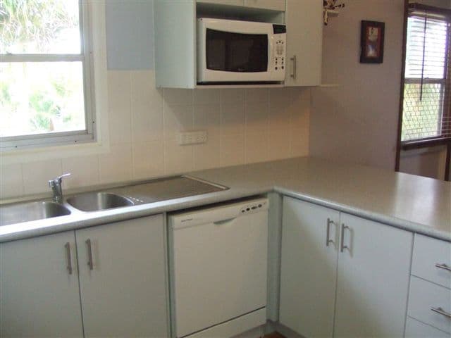 14 Craggs Court, CARNARVON WA 6701, Carnarvon - Thumbnail 3