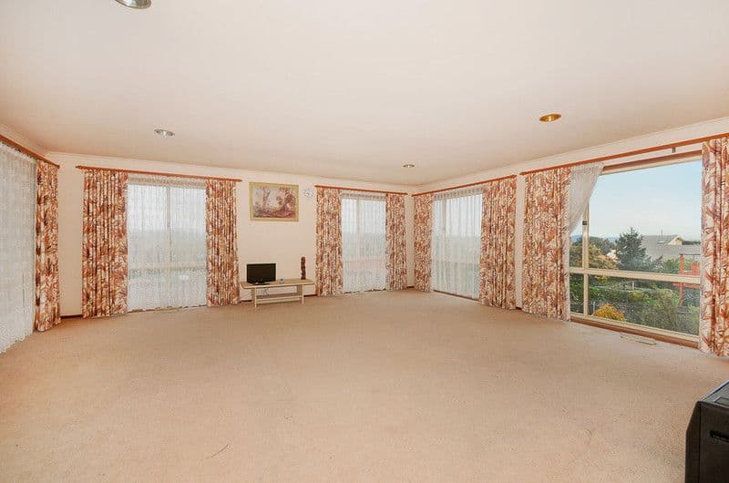 2 Dixon Place, JERRABOMBERRA NSW 2619, Jerrabomberra - Thumbnail 3