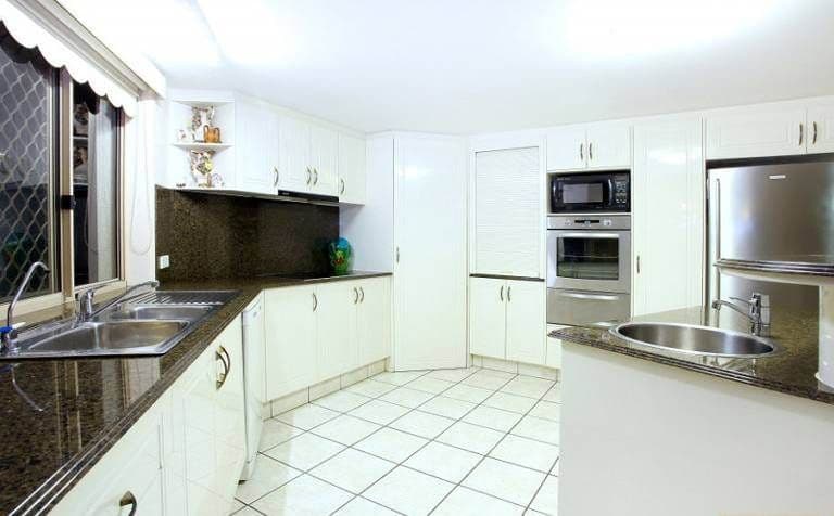 5 Lisa Court, Arundel QLD 4214, Arundel - Thumbnail 4