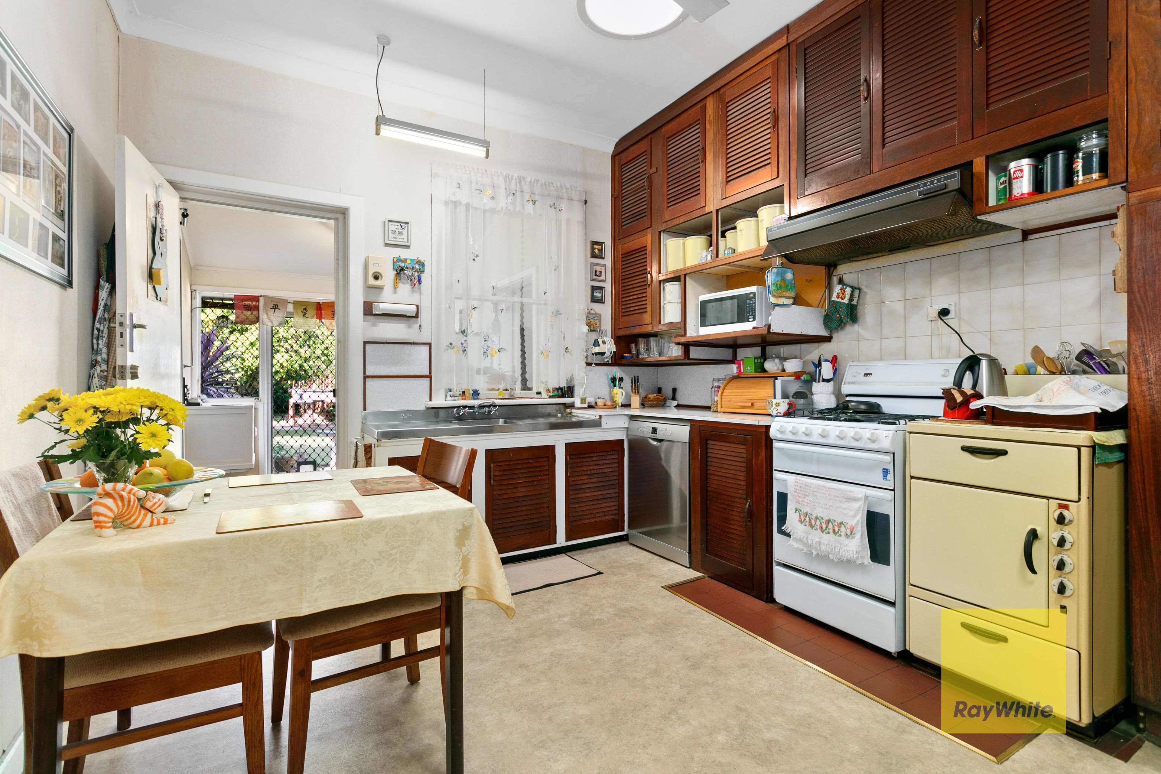 24 Brown Street, Claremont WA 6010, Claremont - Thumbnail 2