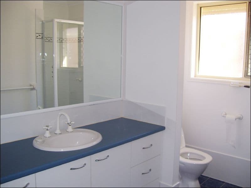 10 Gale Street, REDCLIFFE QLD 4020, Redcliffe - Thumbnail 4