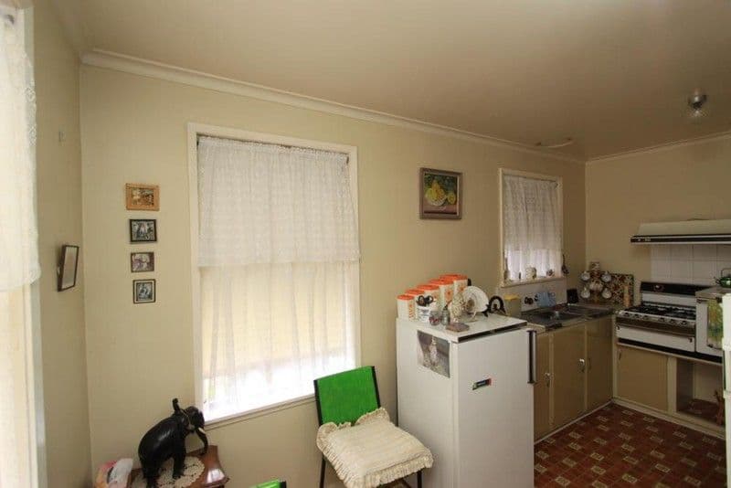 5 Rankin Avenue, BENDIGO VIC 3550, Bendigo - Thumbnail 3