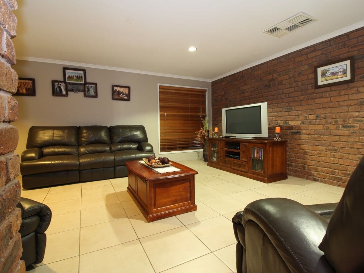 91 Moody Street, Emerald QLD 4720, Emerald - Thumbnail 5