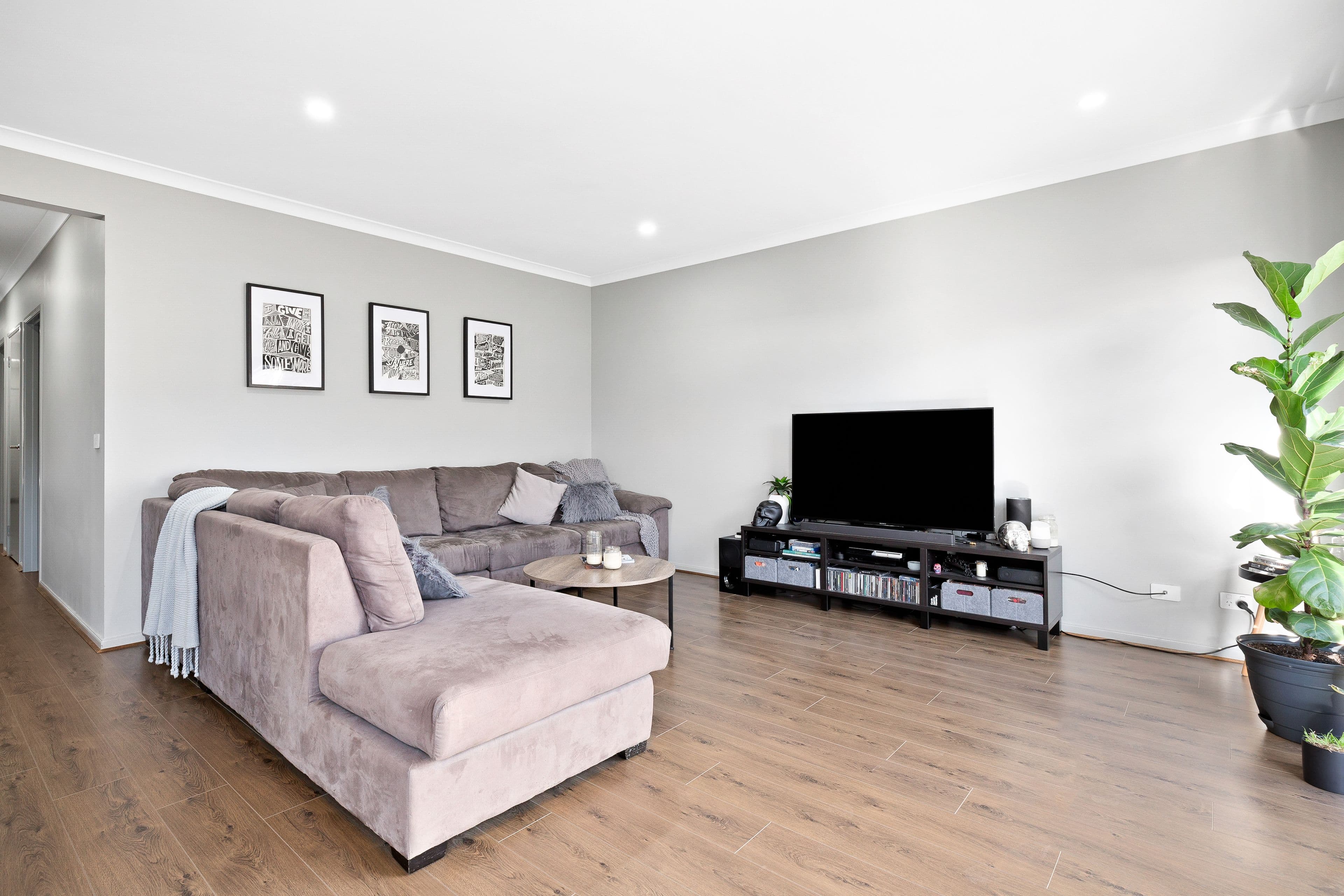 37 Clairwood Avenue, Pakenham VIC 3810, Pakenham - Thumbnail 3