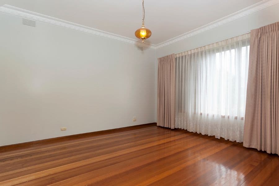 10 Southwold Street, ST ALBANS VIC 3021, St Albans - Thumbnail 4