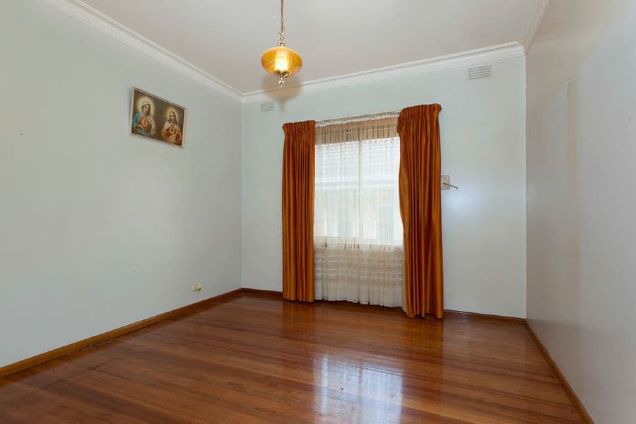 10 Southwold Street, ST ALBANS VIC 3021, St Albans - Thumbnail 5