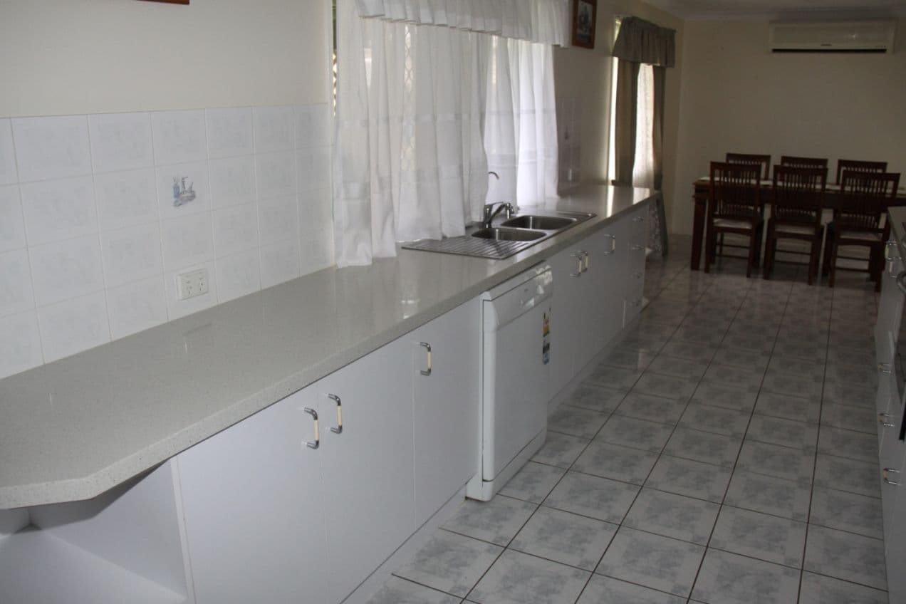 20 Geoffrey Thomas Drive, Tannum Sands QLD 4680, Tannum Sands - Thumbnail 2