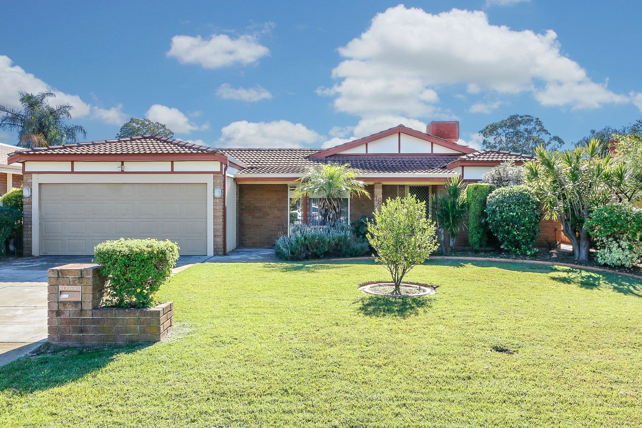 18 Charlbury Way, Eden Hill WA 6054, Eden Hill - Thumbnail 2