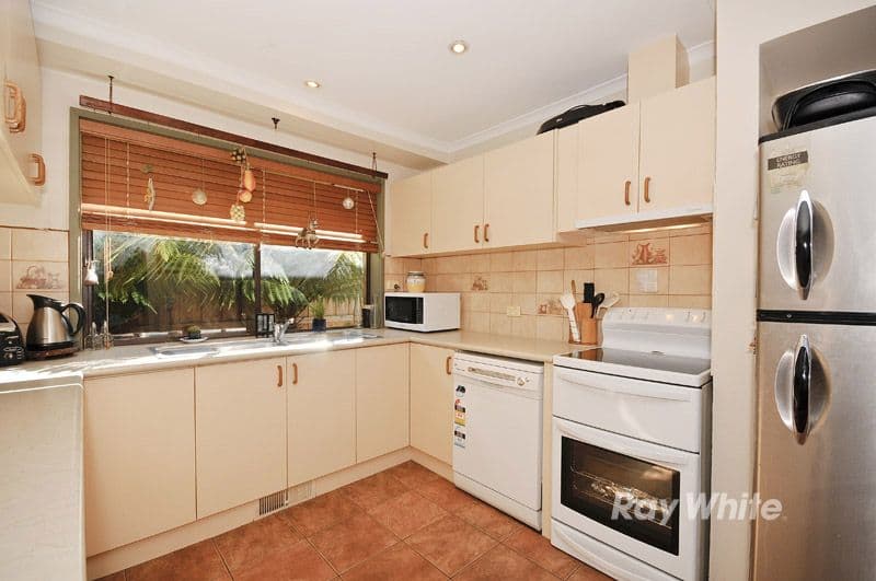 20 Benwerrin Drive, WANTIRNA VIC 3152, Wantirna - Thumbnail 2