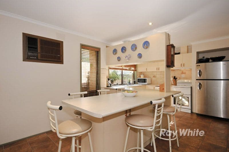 20 Benwerrin Drive, WANTIRNA VIC 3152, Wantirna - Thumbnail 5