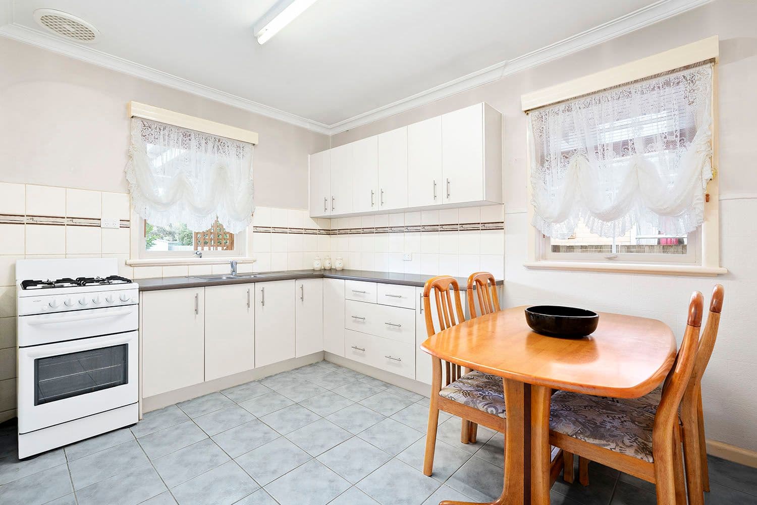 6 Gainsborough Road, Mentone VIC 3194, Mentone - Thumbnail 4