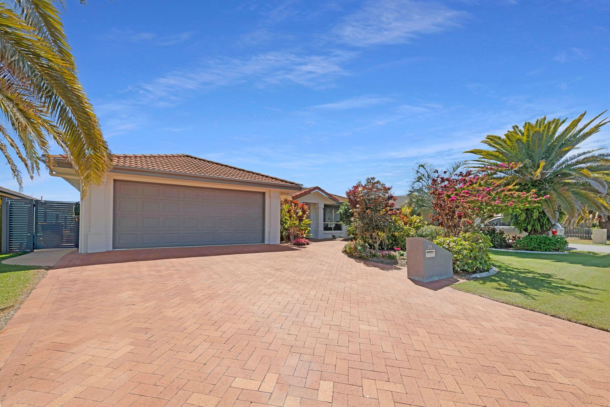 201 Barolin Esplanade, Coral Cove QLD 4670, Coral Cove - Thumbnail 2