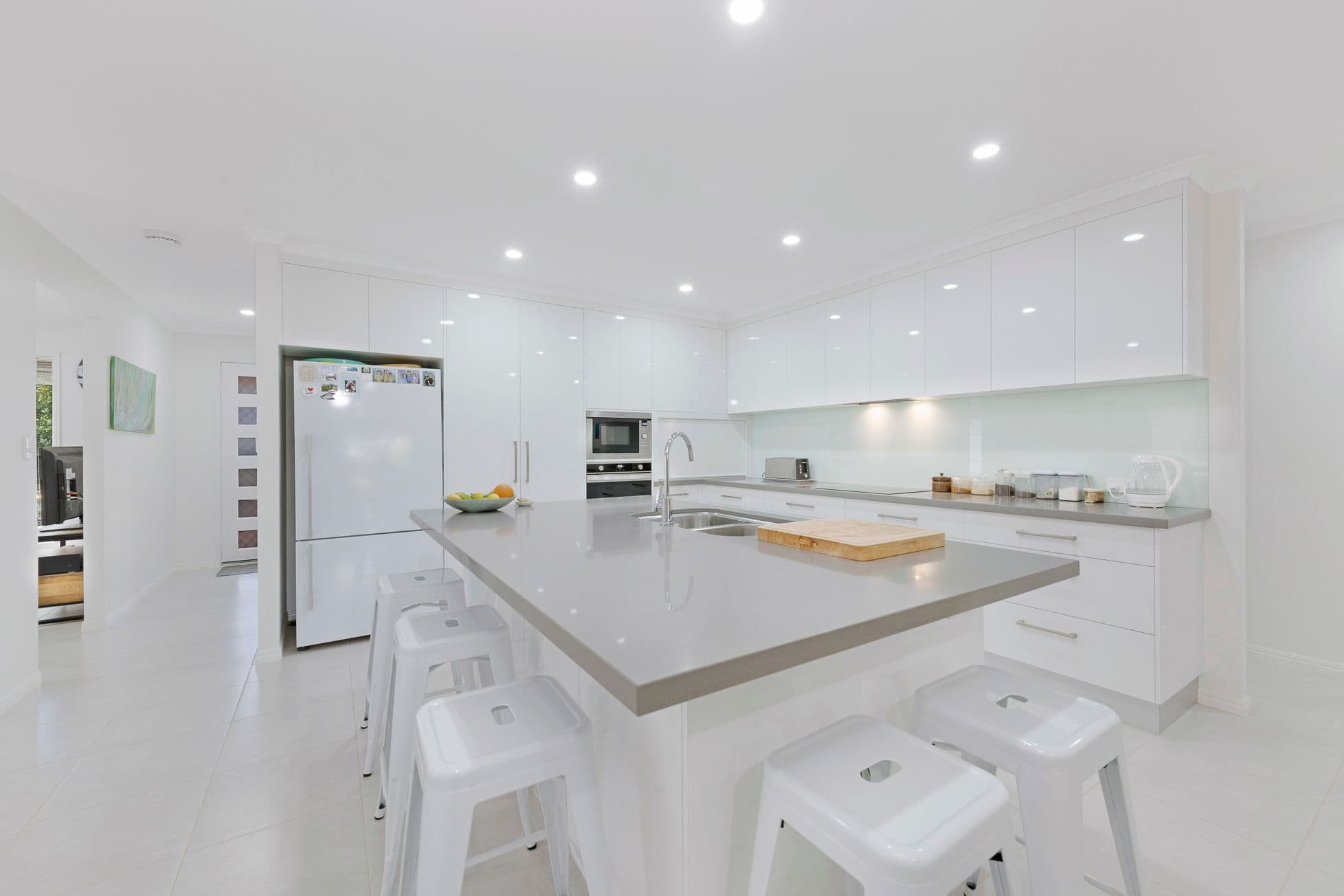 201 Barolin Esplanade, Coral Cove QLD 4670, Coral Cove - Thumbnail 4