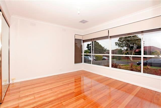 16 Gordon Street, TULLAMARINE VIC 3043, Tullamarine - Thumbnail 4