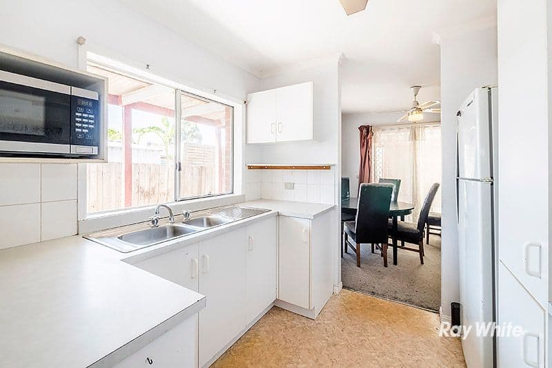 11 Orlit Close, Cranbourne North VIC 3977, Cranbourne North - Thumbnail 2