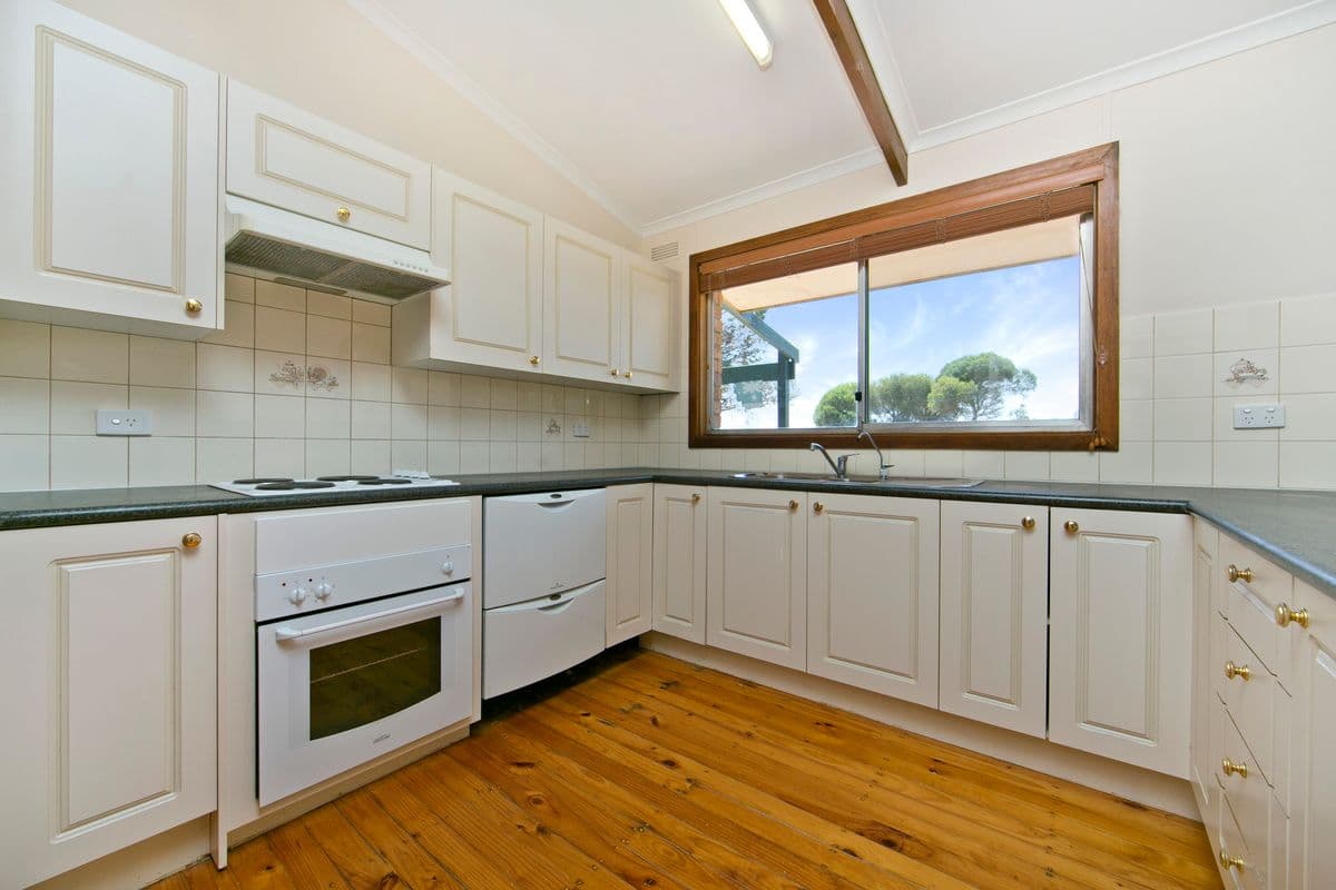 8 Coats Road, TWO WELLS SA 5501, Two Wells - Thumbnail 2