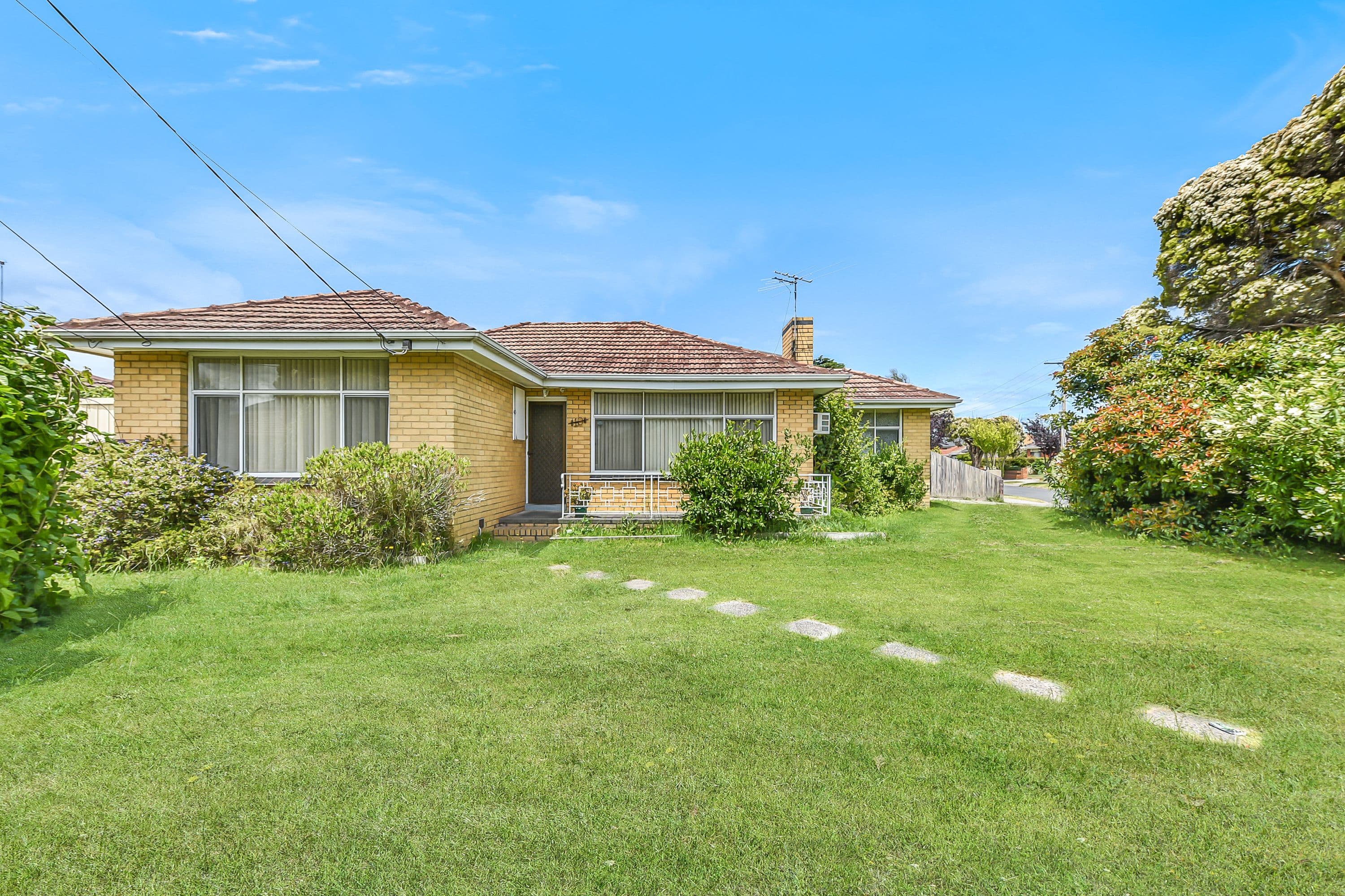 10 Saunders Street, Clayton South VIC 3169, Clayton South - Thumbnail 2