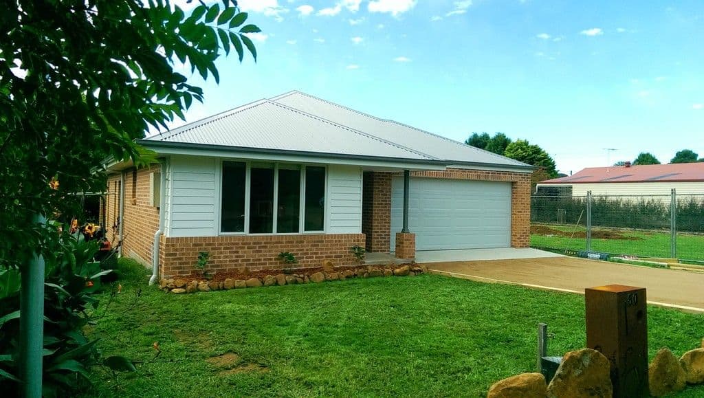 50 May Street, Robertson - Image 1