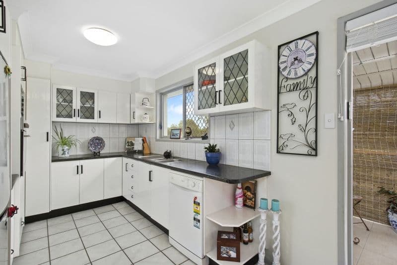 7 Arthur Street, Biggera Waters QLD 4216, Biggera Waters - Thumbnail 4
