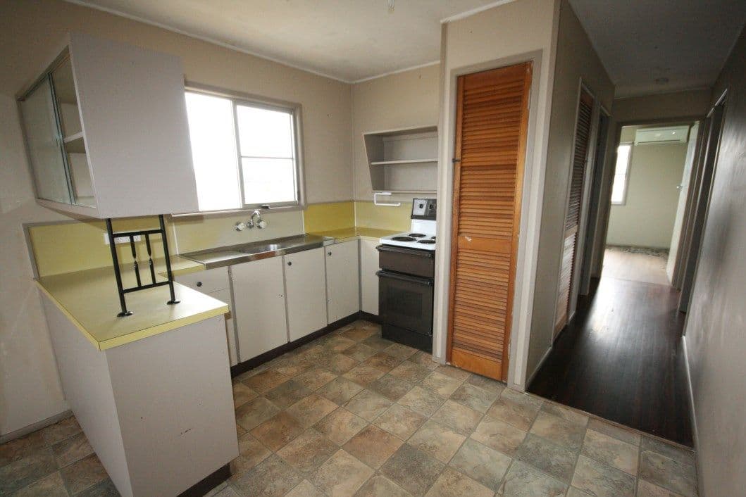 5 Ware Avenue, Sarina QLD 4737, Sarina - Thumbnail 2