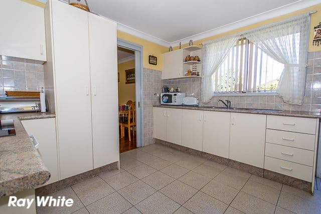 1 Rimfire Close, BOSSLEY PARK NSW 2176, Bossley Park - Thumbnail 5