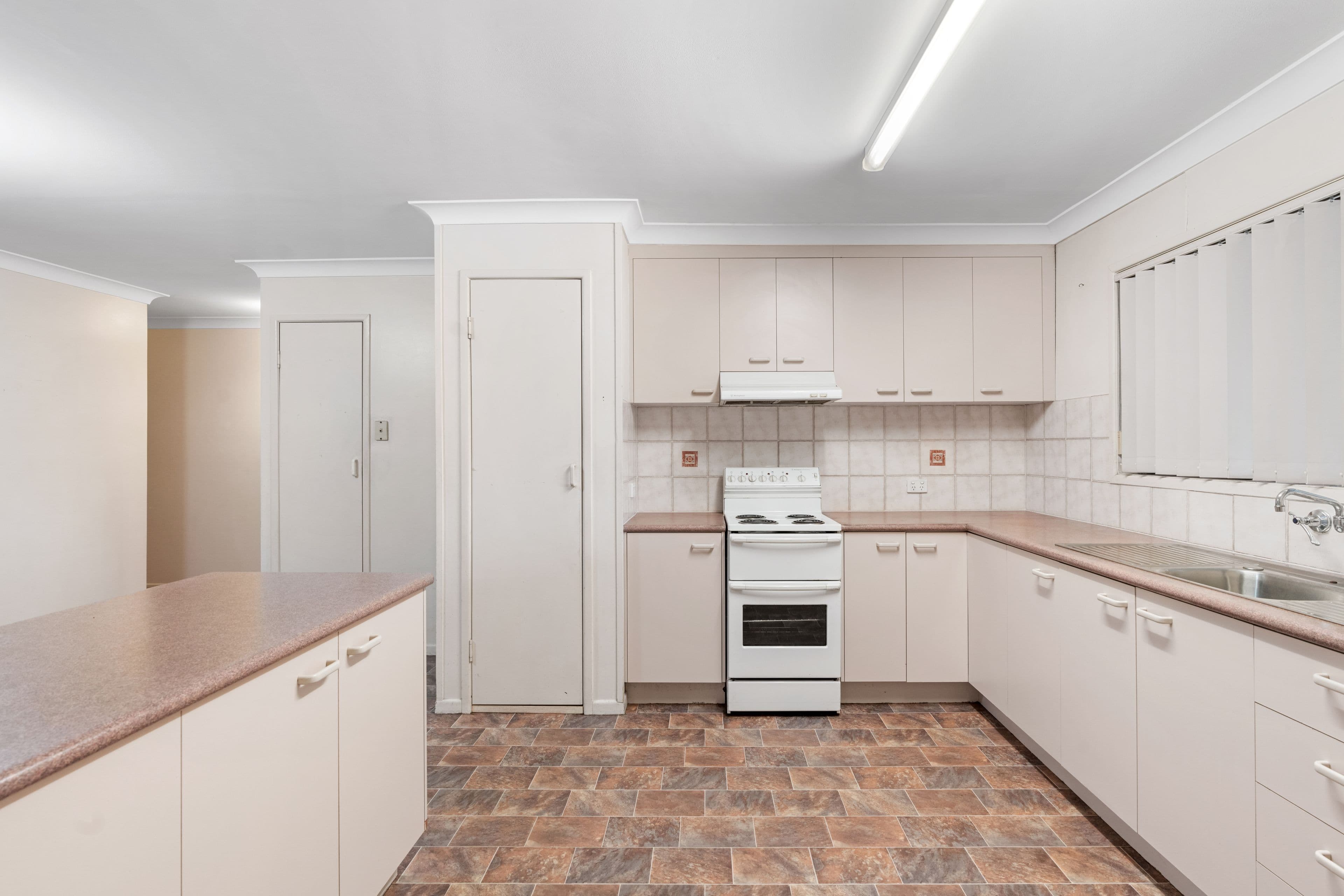 5 Comino Street, Strathpine QLD 4500, Strathpine - Thumbnail 3