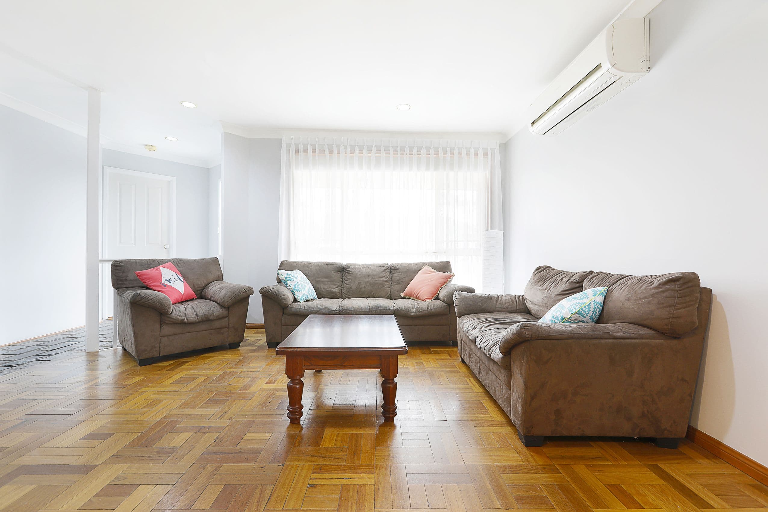 29 Dungara Crescent, Glenmore Park - Thumbnail 2