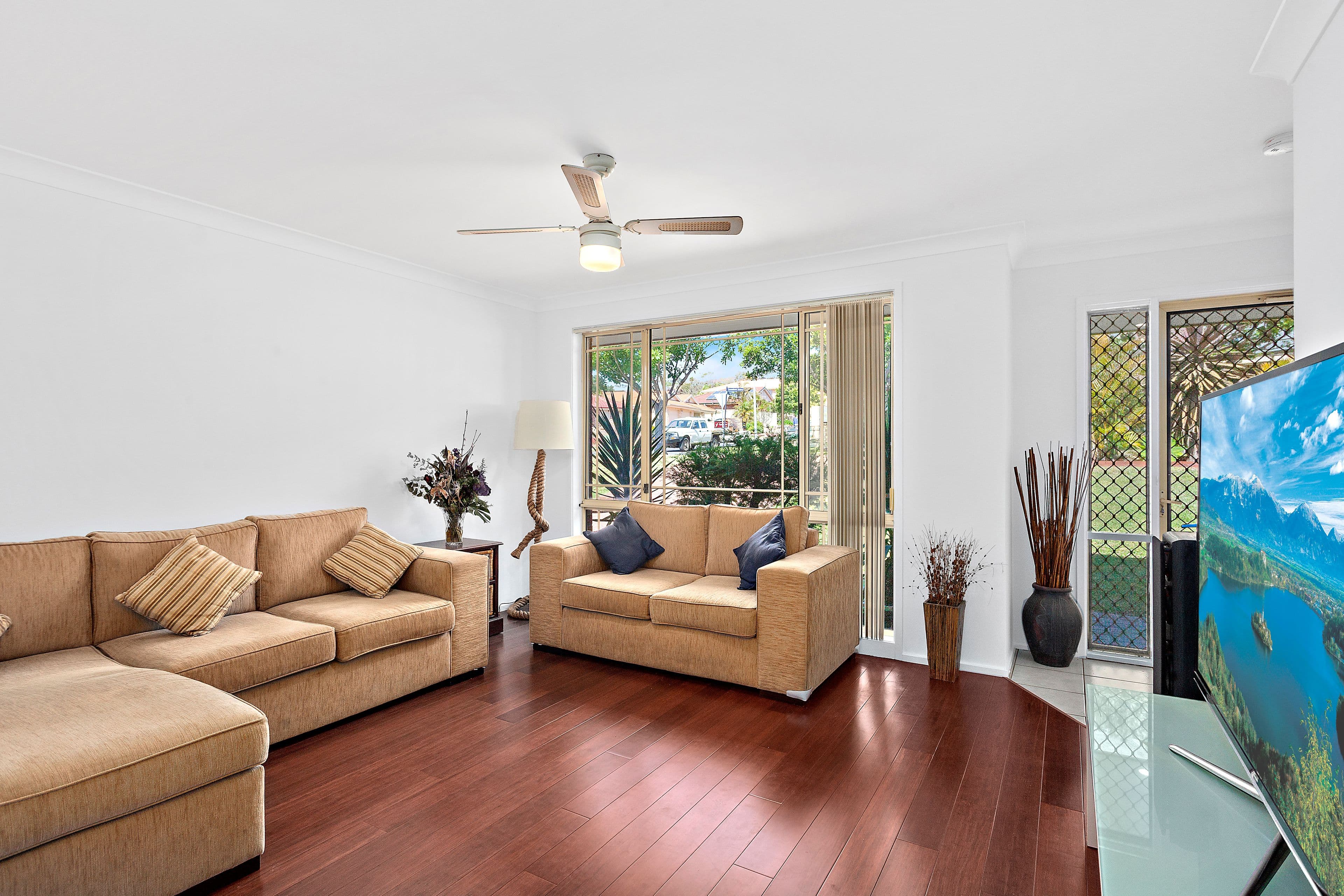 45 Eucumbene Avenue, Flinders - Thumbnail 2