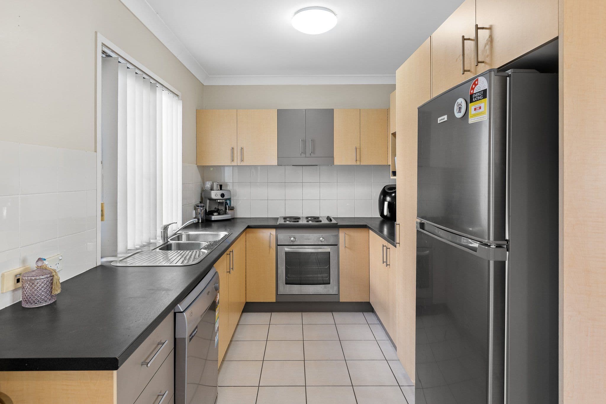 28 Zenith Avenue, Chermside QLD 4032, Chermside - Thumbnail 2