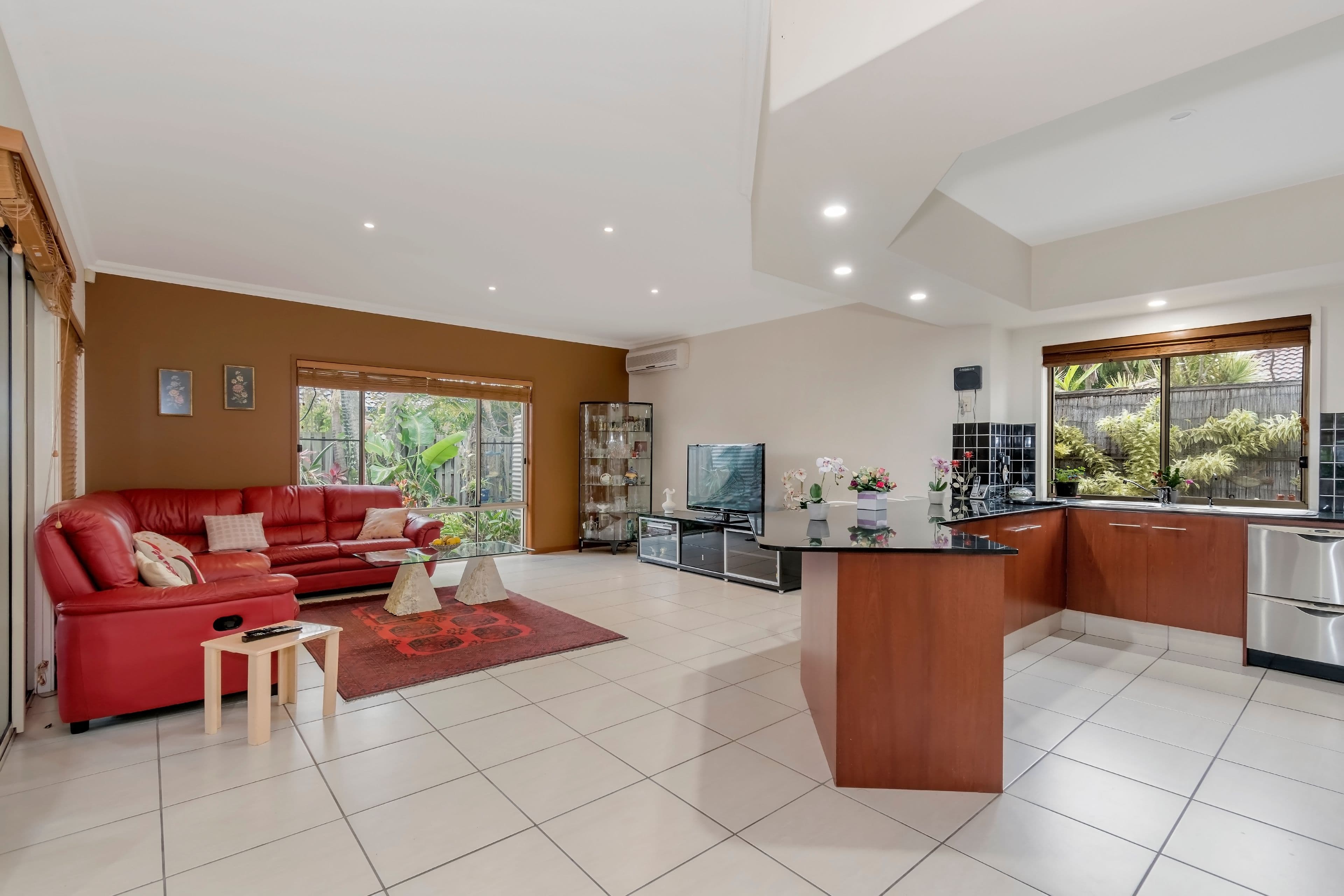 19 Regatta Avenue, Oxenford QLD 4210, Oxenford - Thumbnail 4