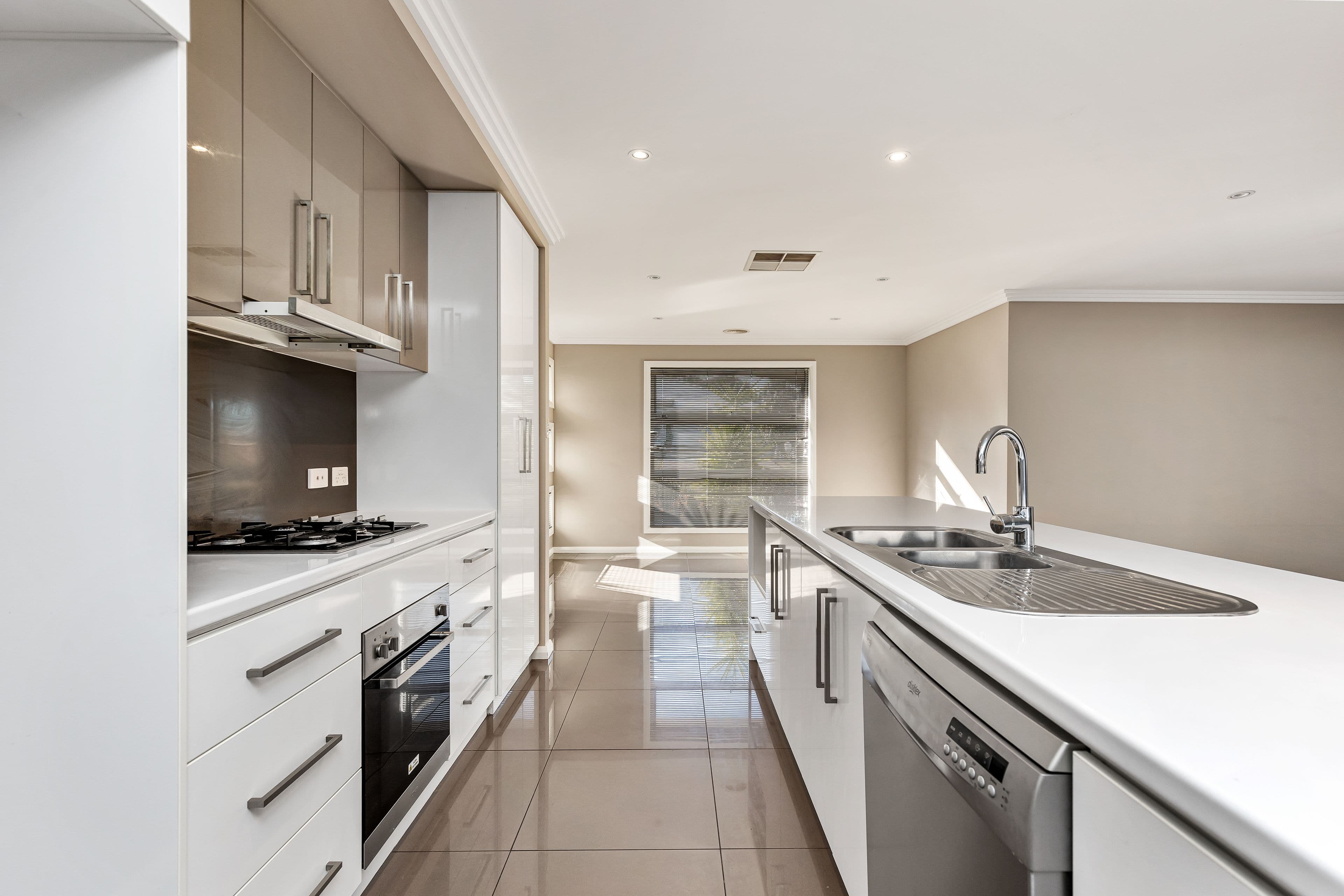 52 Strickland Drive, Boorooma NSW 2650, Boorooma - Thumbnail 2