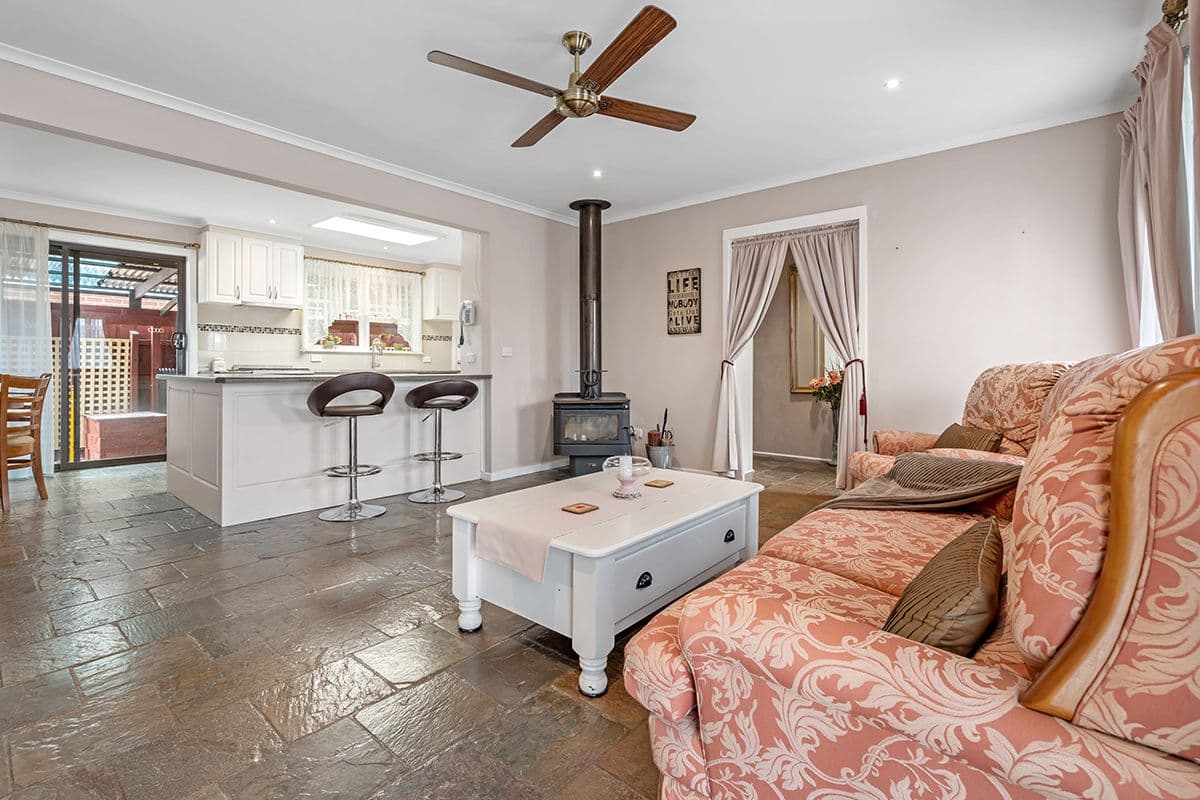 50 Wattleglen Street, Craigieburn VIC 3064, Craigieburn - Thumbnail 3