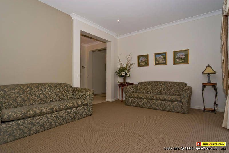 39 Highcrest Circuit, MOLENDINAR QLD 4214, Molendinar - Thumbnail 4