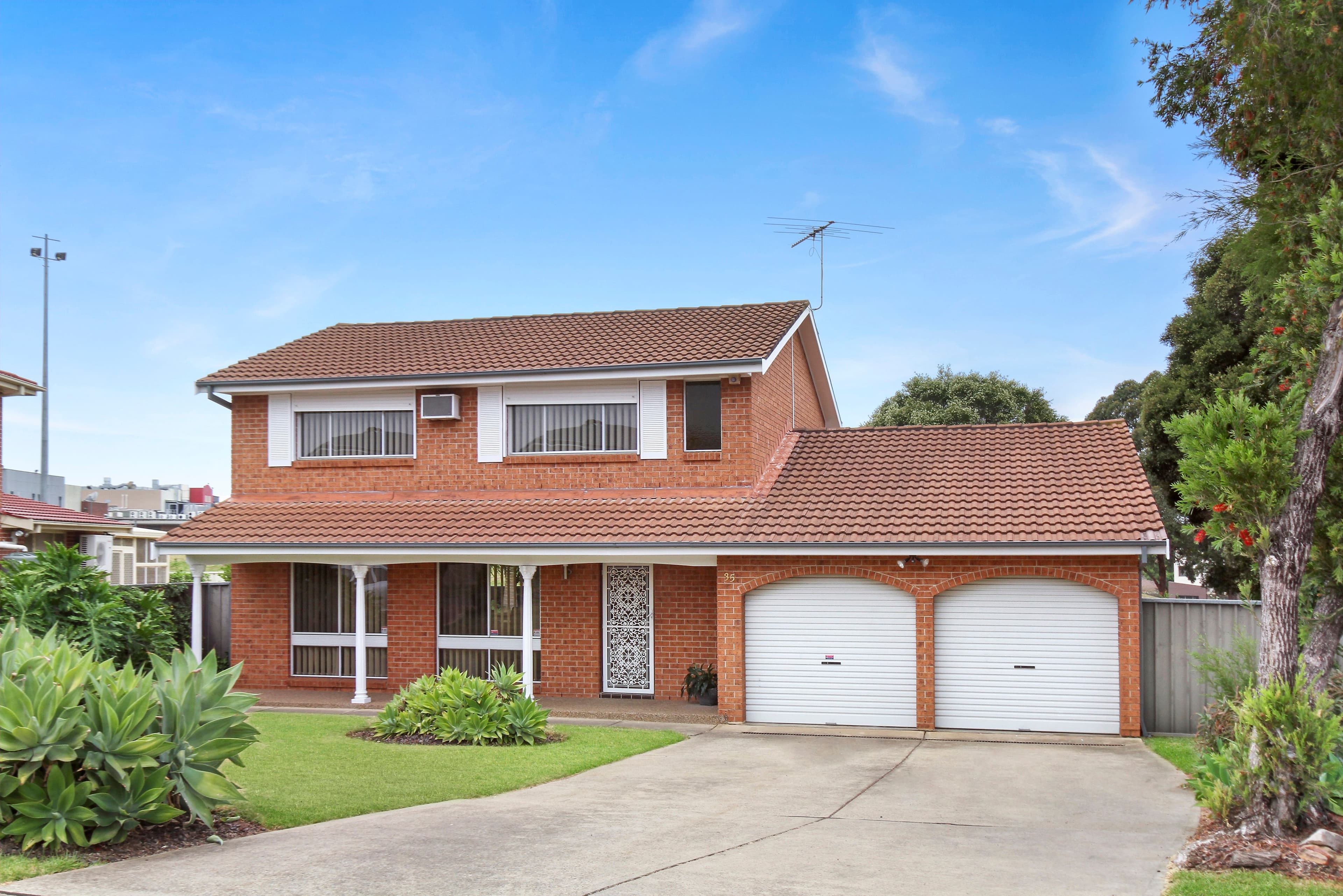 35 Holbrook Street, Bossley Park - Image 1