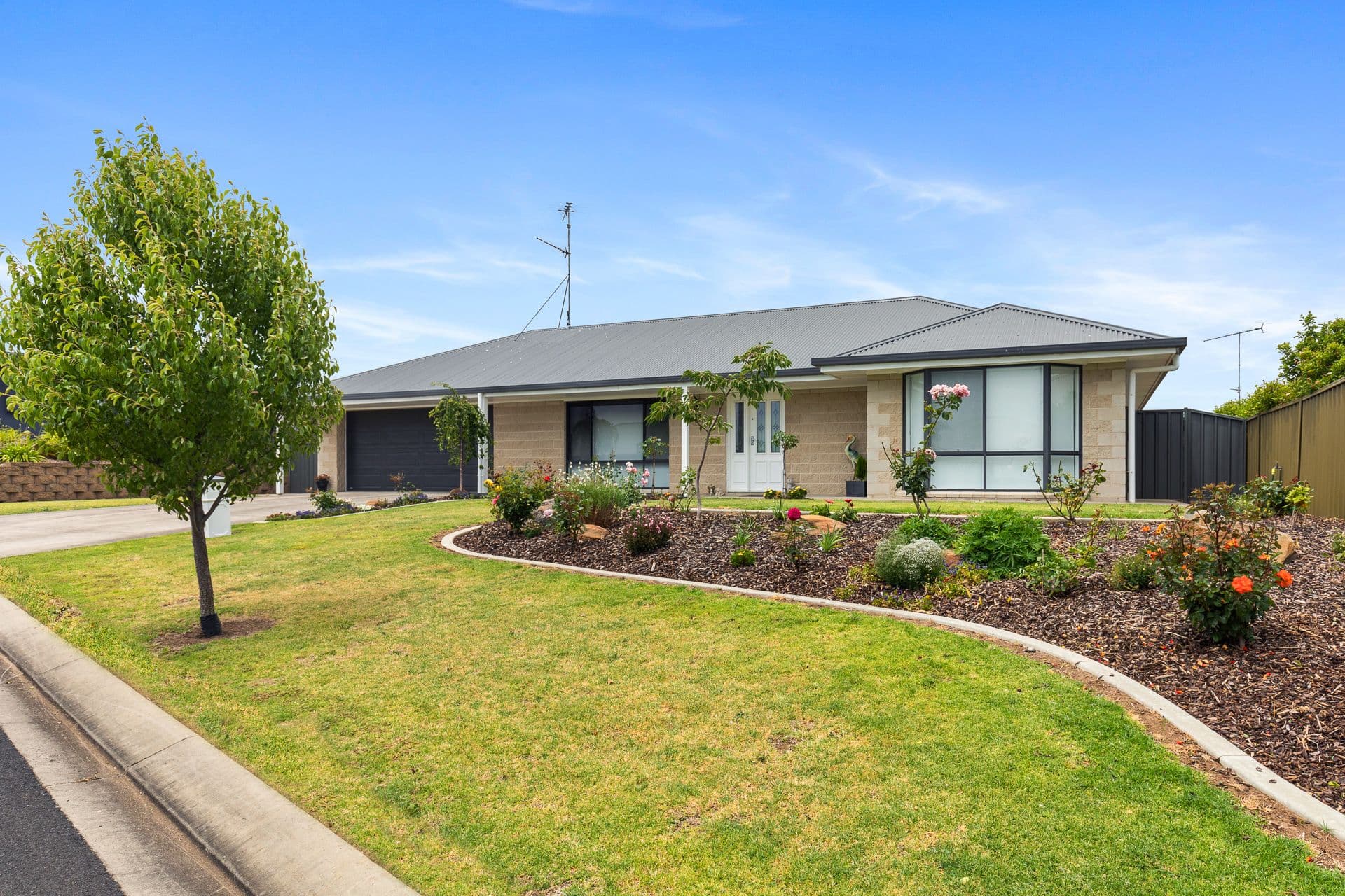 10 Rosemont Place, Mount Gambier SA 5290, Mount Gambier - Thumbnail 2