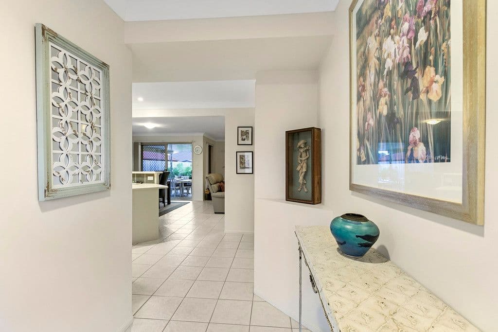 11 Kerry Close, Wellington Point QLD 4160, Wellington Point - Thumbnail 2