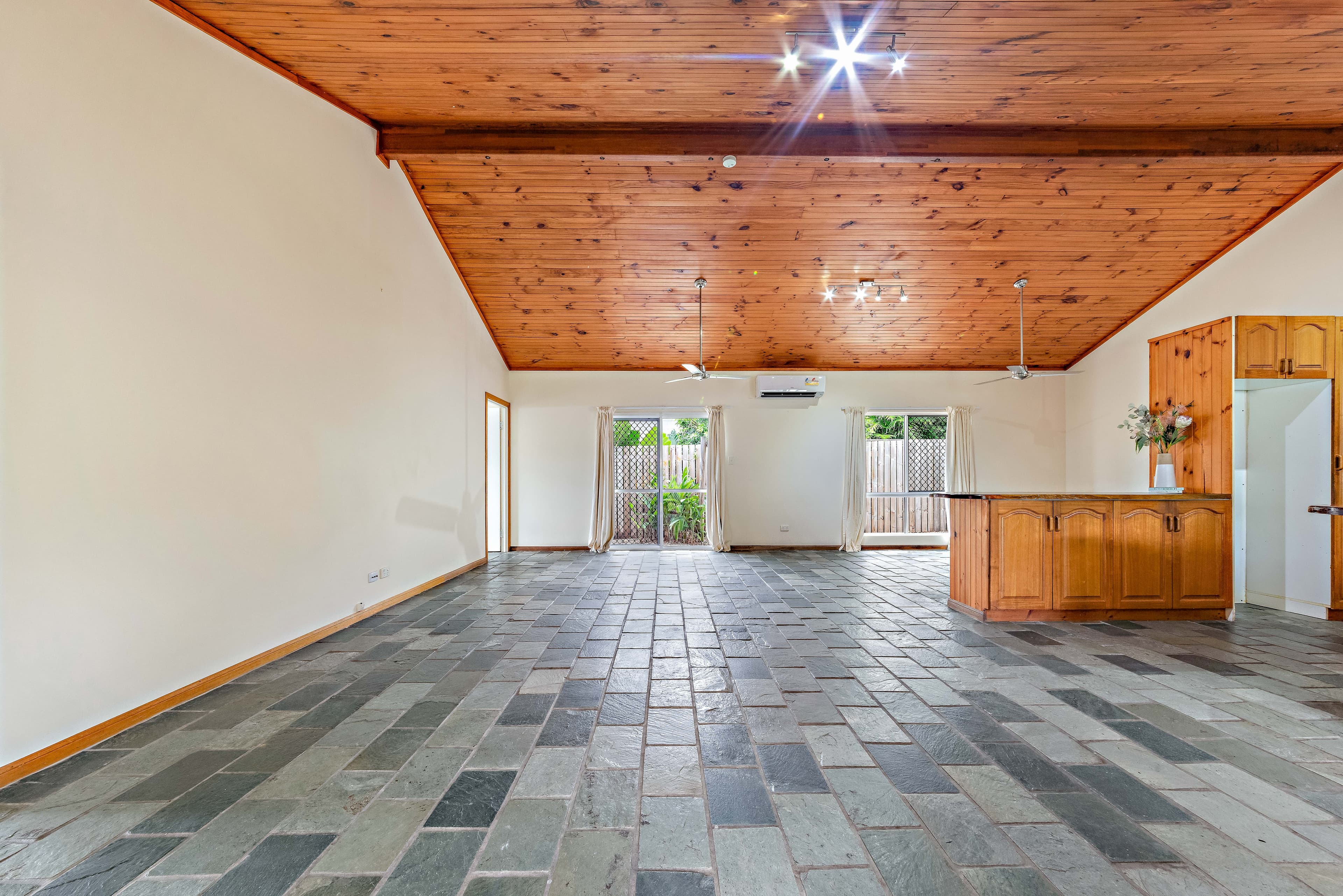 15 Catherine Crescent, Jubilee Pocket QLD 4802, Jubilee Pocket - Thumbnail 7