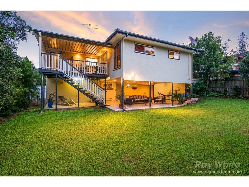 10 Redleaf Street, Mansfield QLD 4122, Mansfield - Thumbnail 2