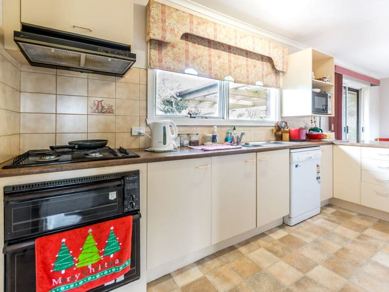4 Kilmuir Place, Melton West VIC 3337, Melton West - Thumbnail 2