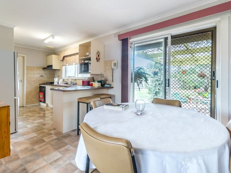 4 Kilmuir Place, Melton West VIC 3337, Melton West - Thumbnail 3