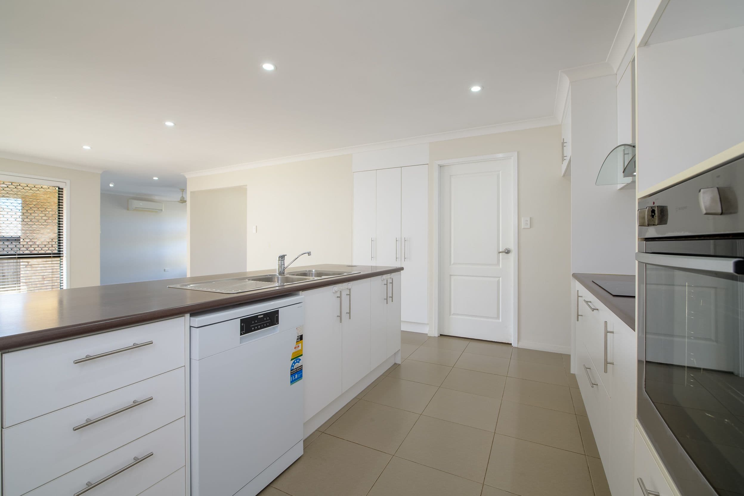 16 Iris Road, Kirkwood QLD 4680, Kirkwood - Thumbnail 2