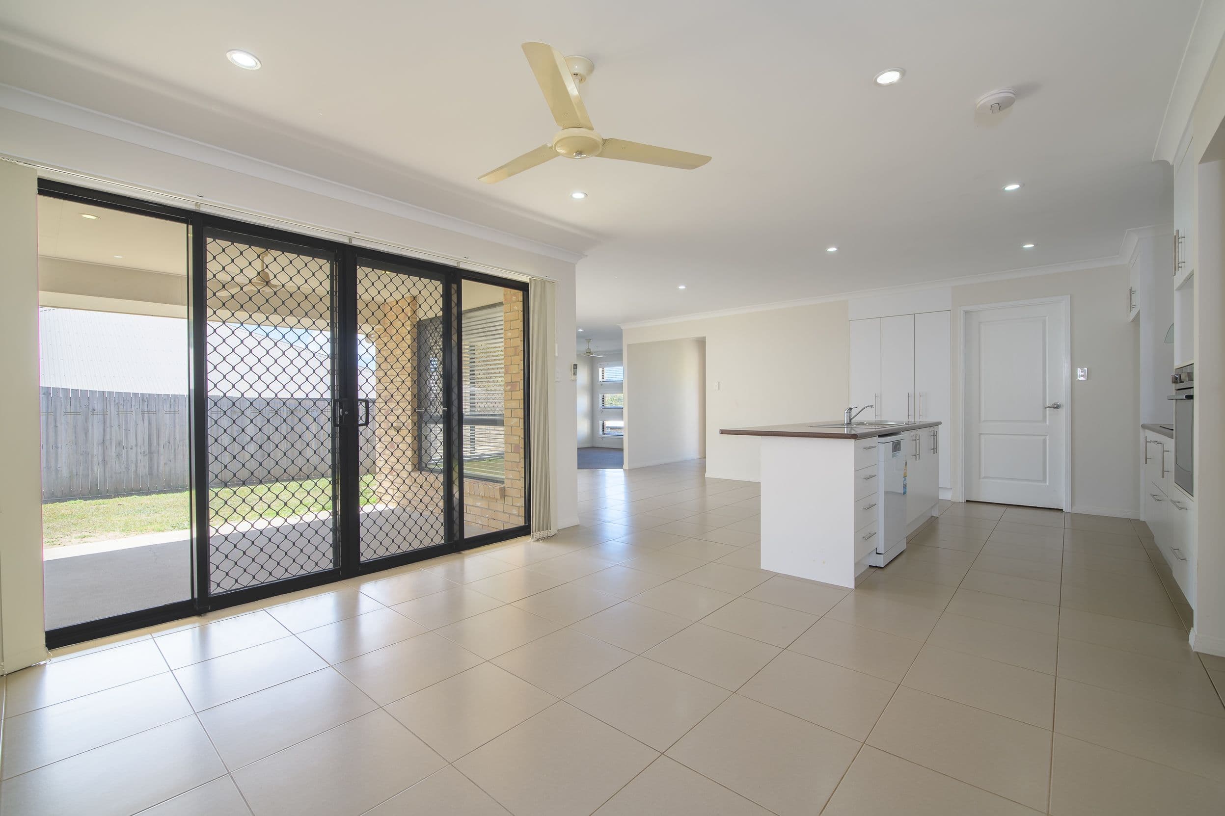 16 Iris Road, Kirkwood QLD 4680, Kirkwood - Thumbnail 4