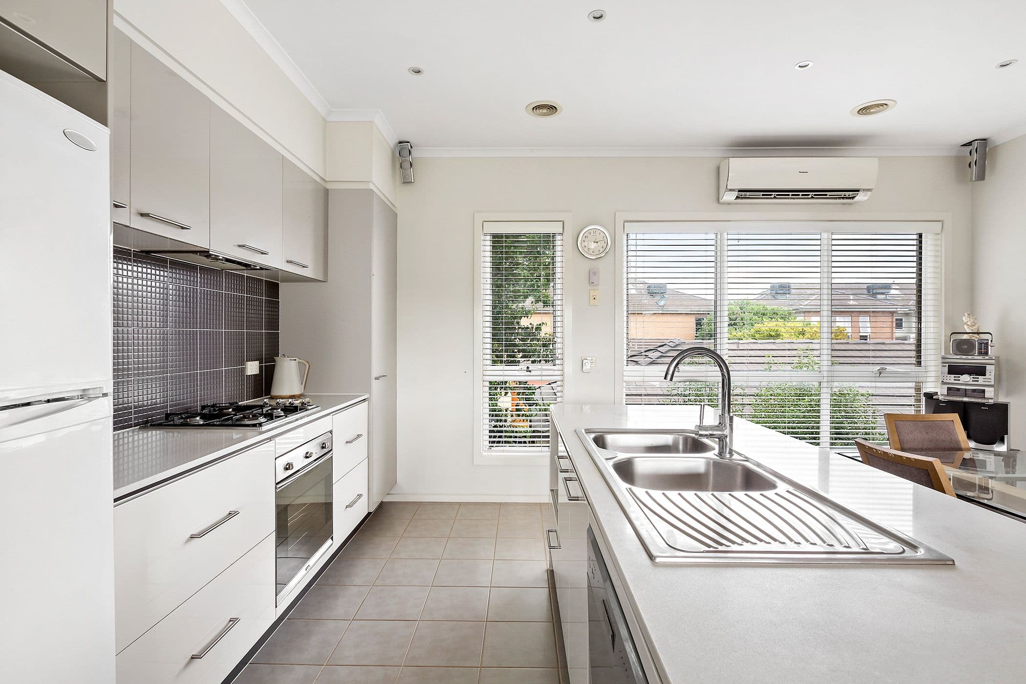86 La Perouse Boulevard, Bonbeach VIC 3196, Bonbeach - Thumbnail 3