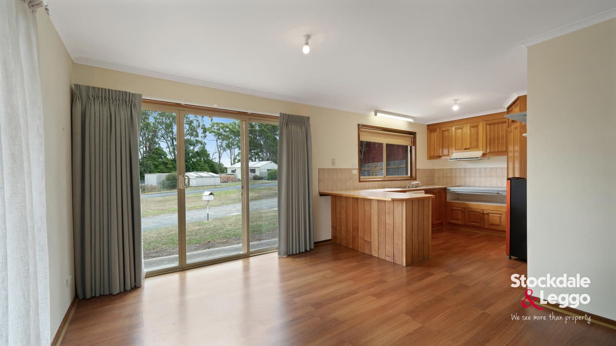6 / 9-11 Baromi Road, MIRBOO NORTH VIC 3871, Mirboo North - Thumbnail 2