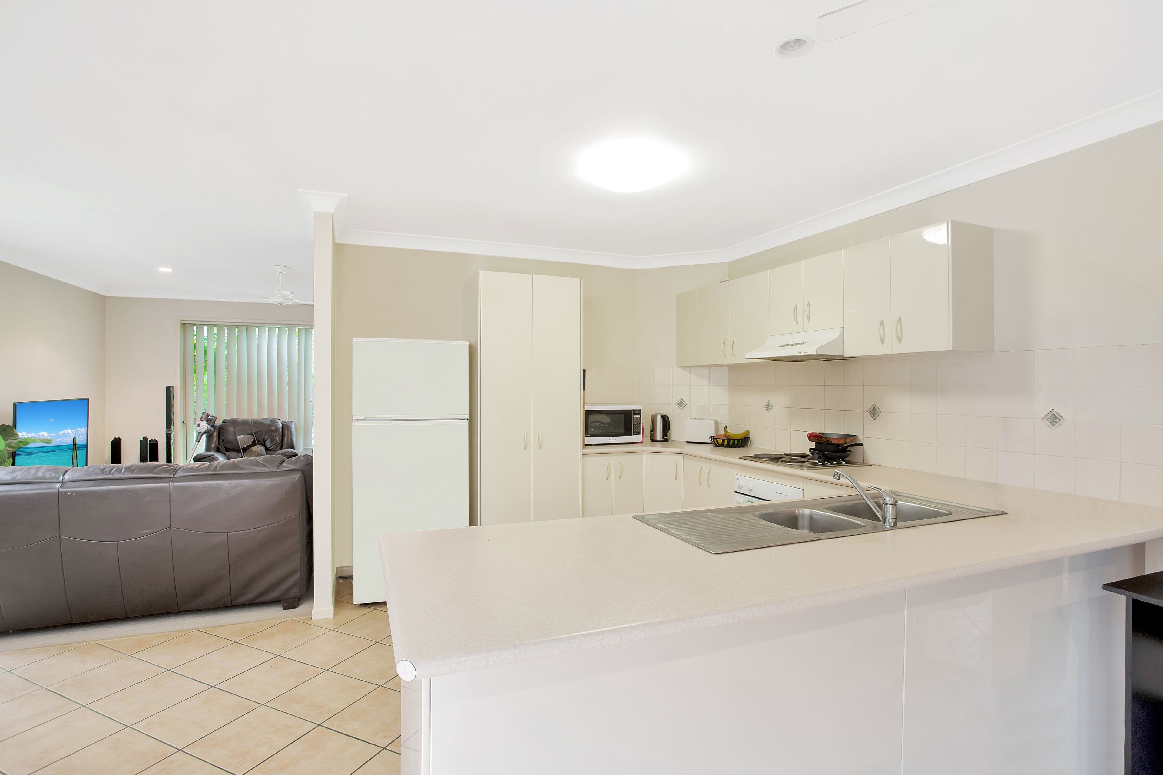 10 Macadie Way, Merrimac QLD 4226, Merrimac - Thumbnail 4